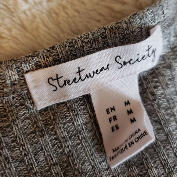 Grey top - Picture 3 of 3